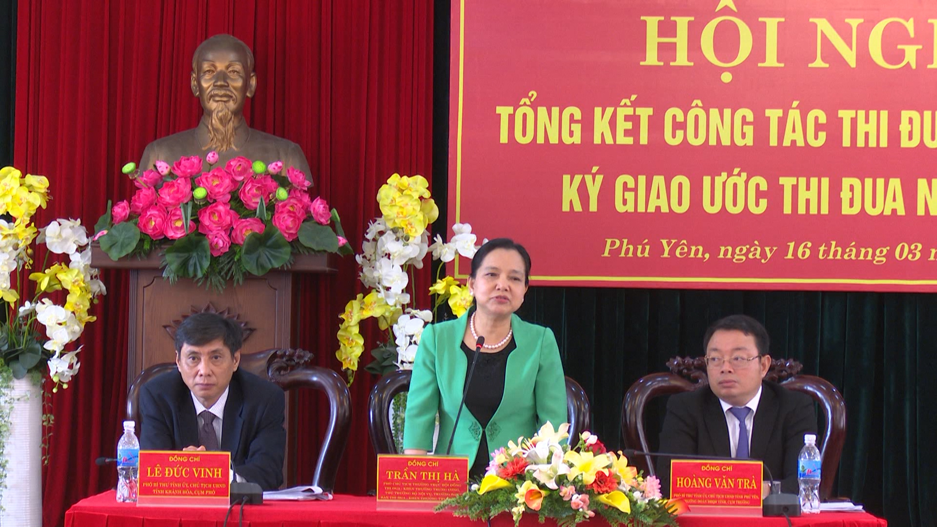 Đồng chí Trần Thị Hà, Phó Chủ tịch Thường trực Hội đồng Thi đua – Khen thưởng Trung ương, Thứ trưởng Bộ Nội vụ phát biểu tại Hội nghị.