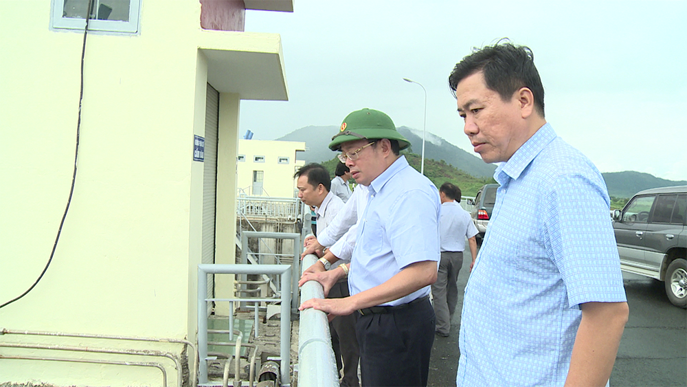 Chủ tịch UBND tỉnh Hoàng Văn Trà đi kiểm tra công tác chuẩn bị ứng phó bão lụt tại các thủy điện và công trình thủy điện