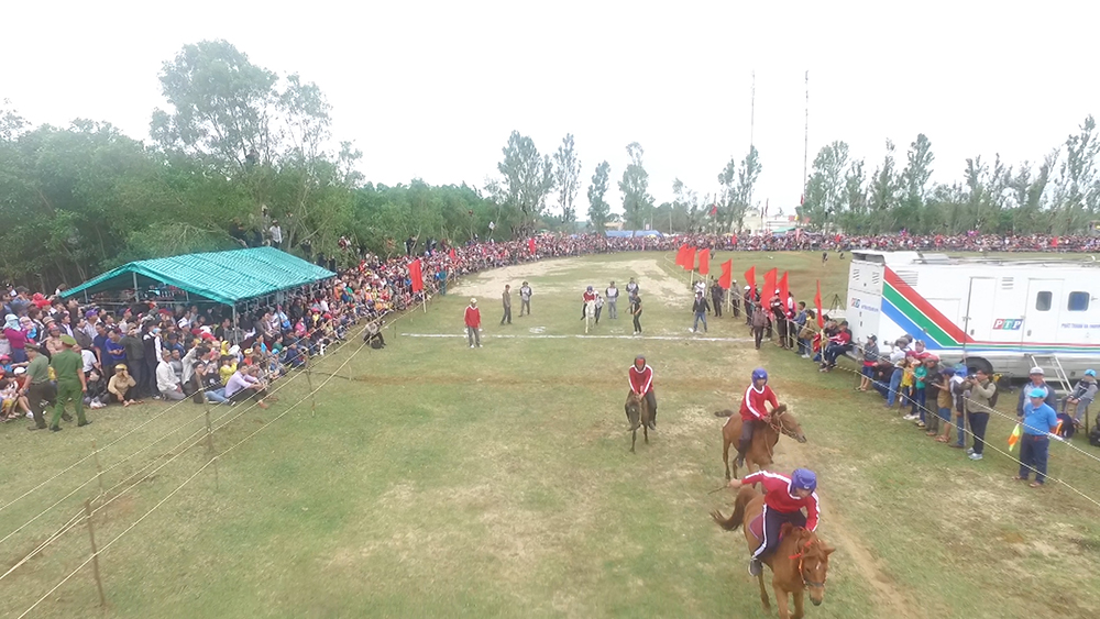 Tưng bừng hội đua ngựa truyền thống huyện Tuy An