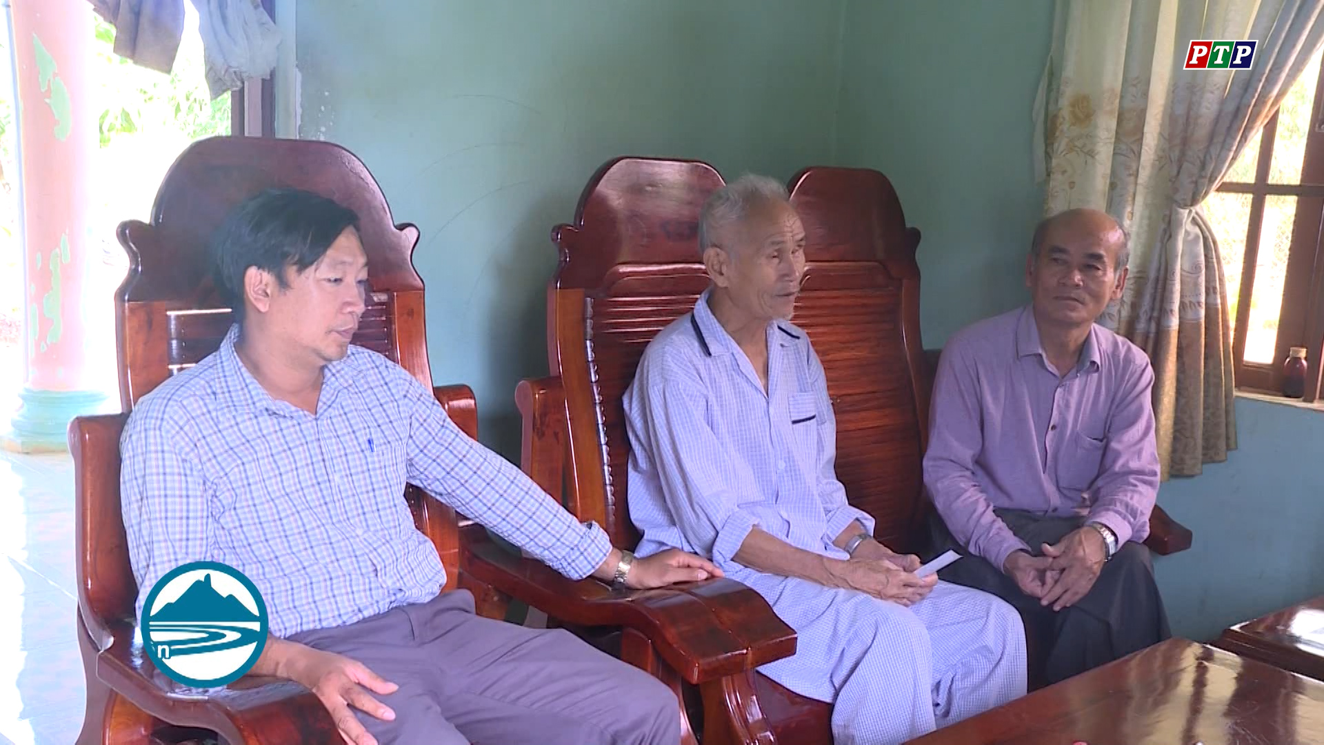 Phó Chủ tịch HĐND tỉnh Trần Văn Cư thăm tặng quà nhân dịp 27/7