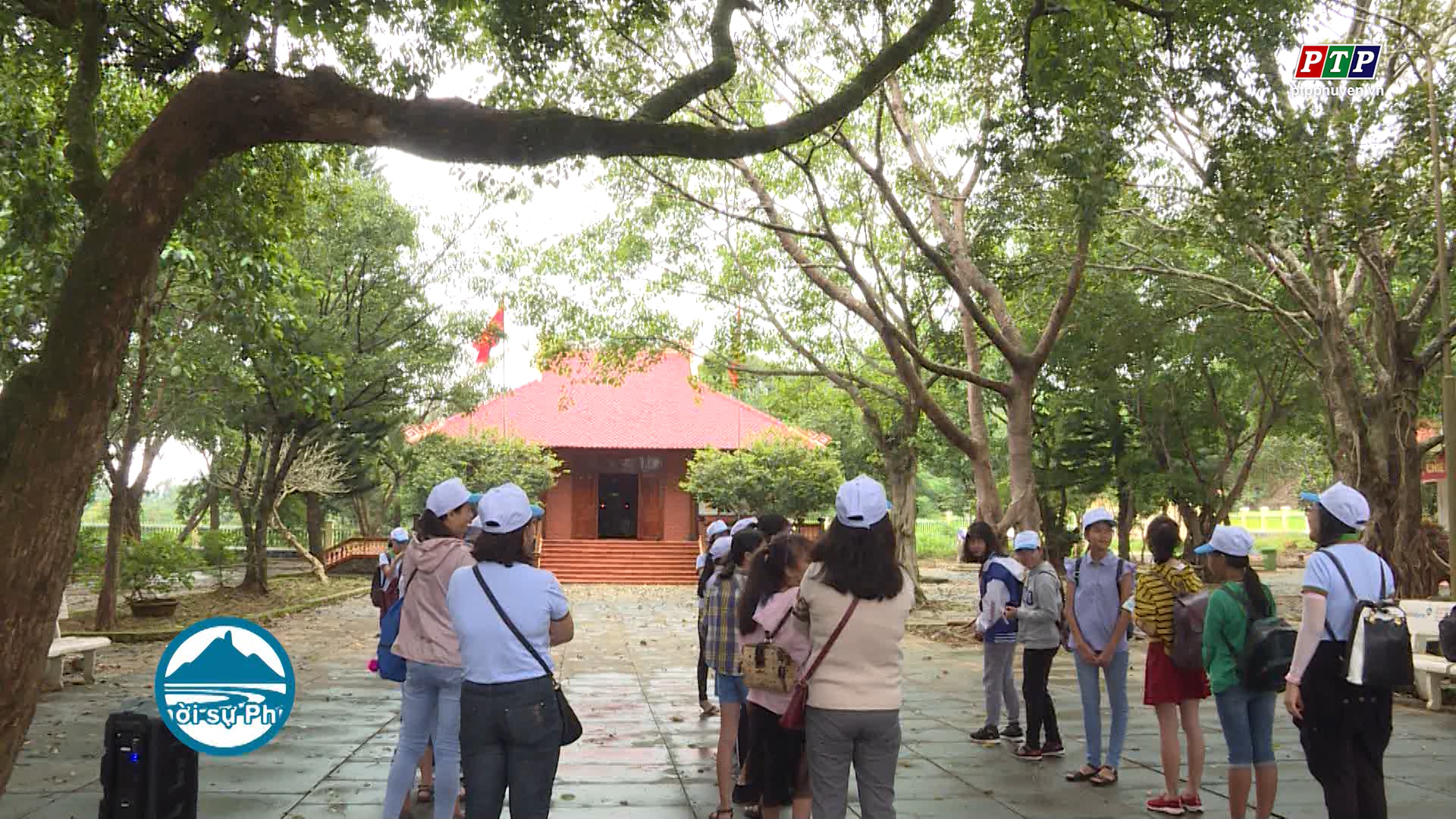 Nhà thờ Bác Hồ - điểm về nguồn ý nghĩa của học sinh