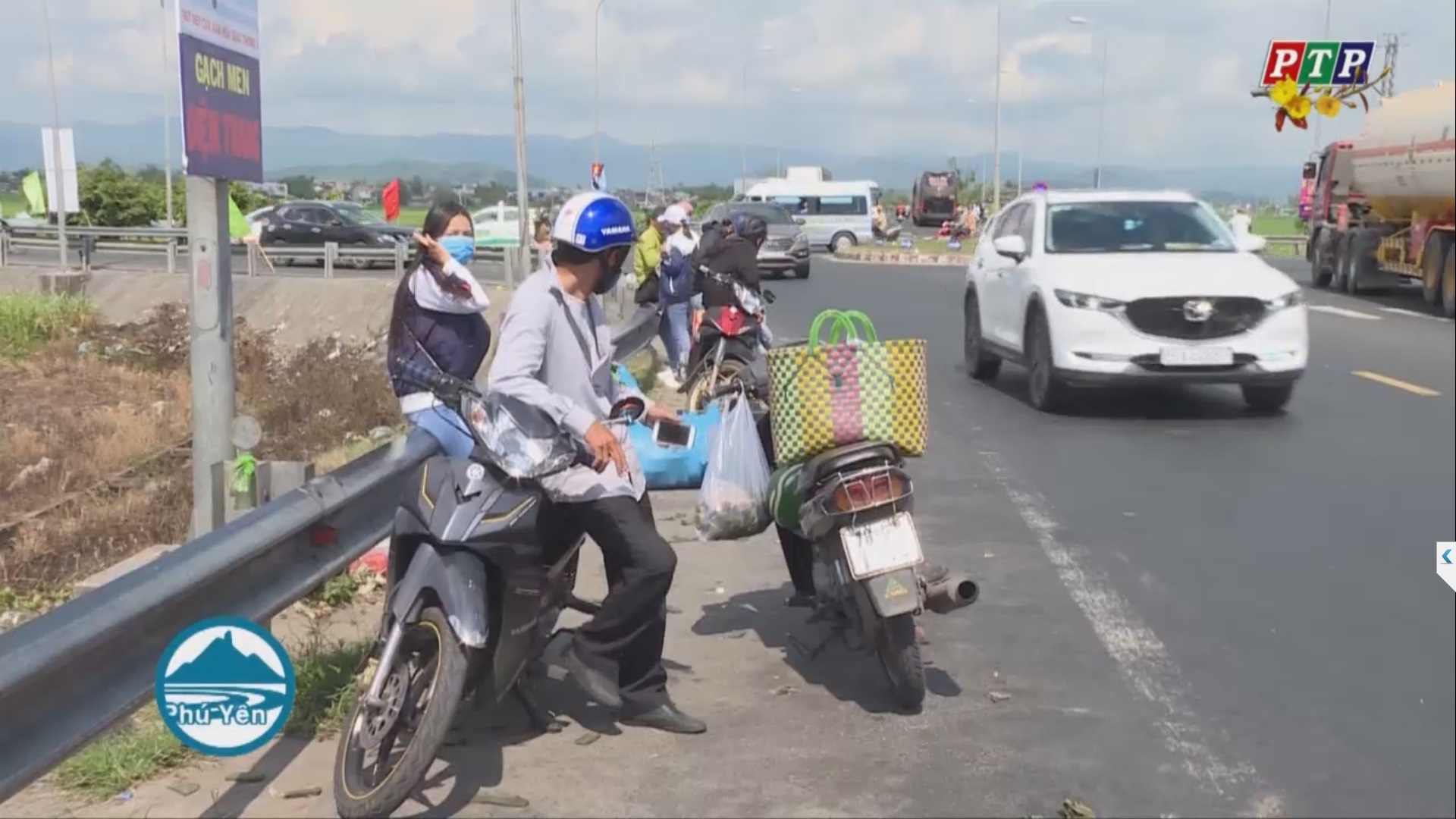 Khó khăn tàu xe khi người lao động trở lại các tỉnh phía Nam làm việc sau Tết