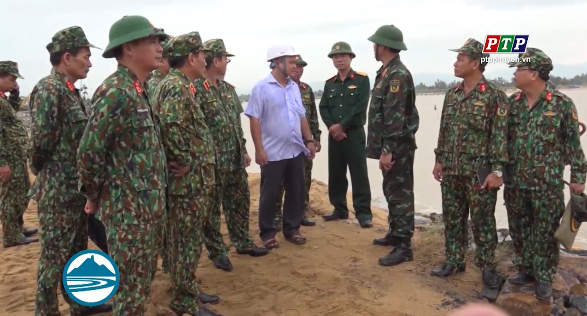 Đoàn công tác Bộ Quốc Phòng kiểm tra công tác ứng phó với bão số 9 tại Phú Yên