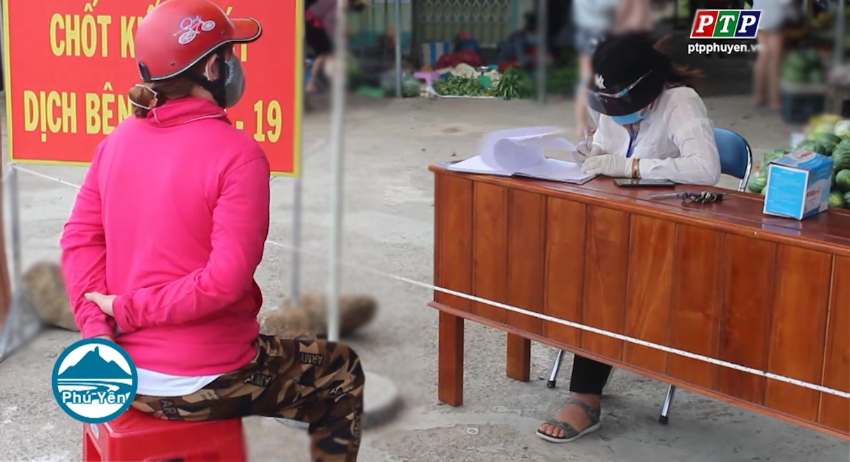 Chợ giãn cách ở miền núi Sơn Hòa