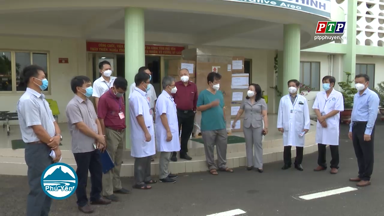 Tặng máy lọc máu và khẩu trang N95 cho bệnh viện tỉnh và các trung tâm y tế địa phương