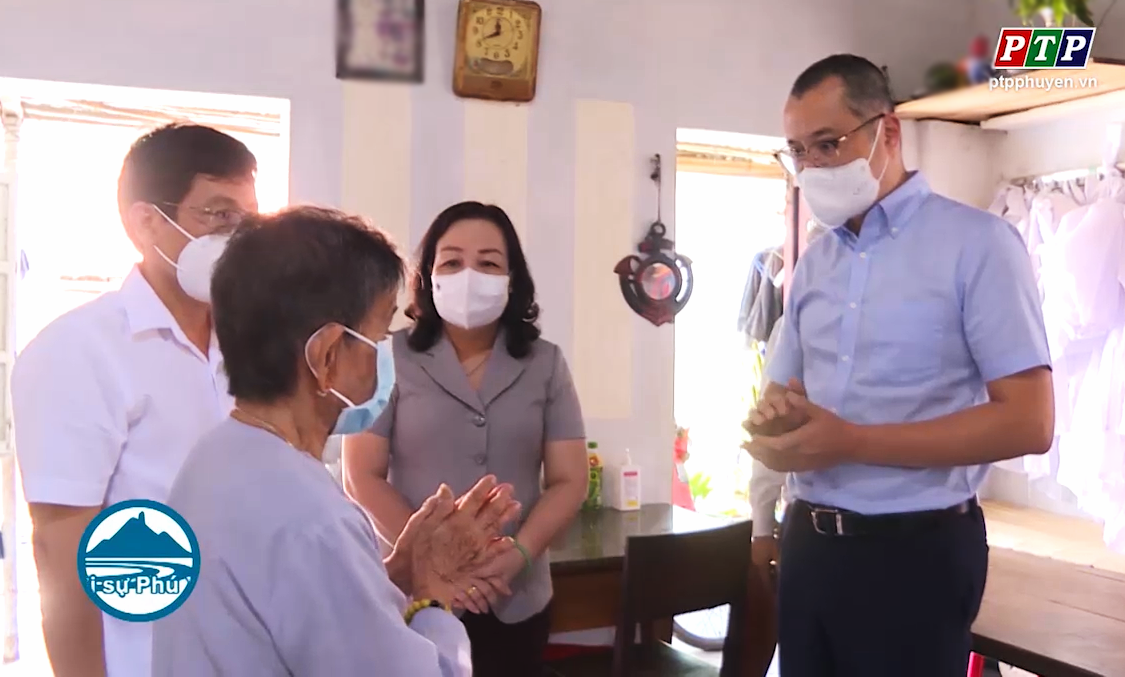 Bí thư Tỉnh ủy Phạm Đại Dương thăm, động viên các gia đình cán bộ, chiến sĩ thực hiện nhiệm vụ phòng, chống dịch Covid-19