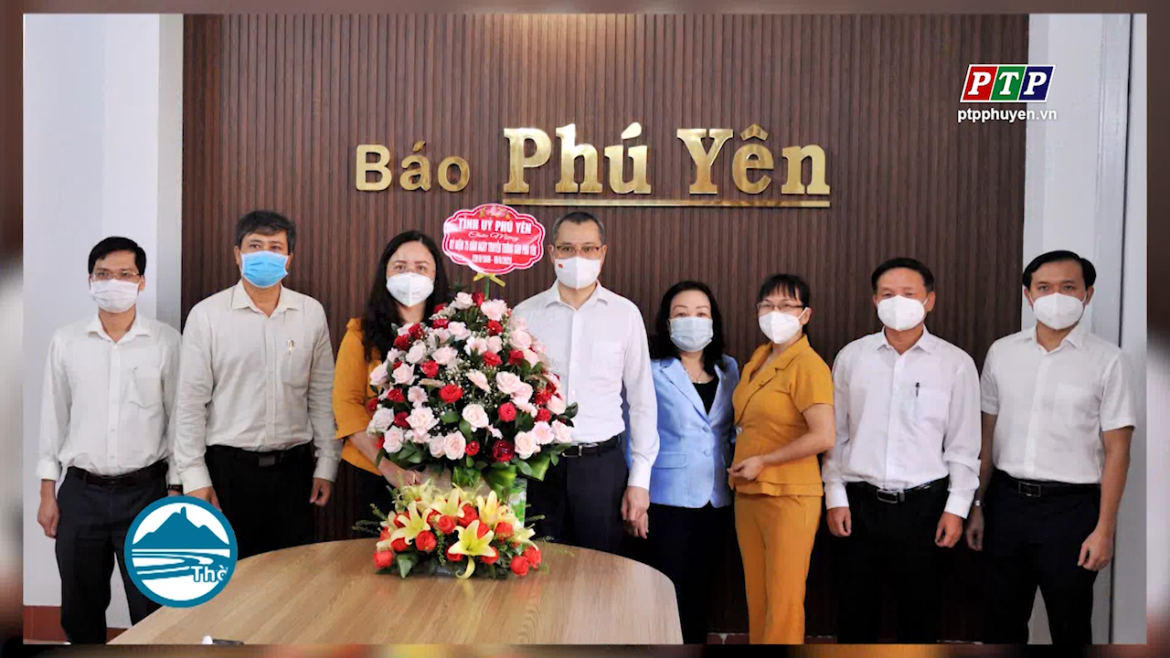 Thường trực Tỉnh ủy thăm, chúc mừng Báo Phú Yên nhân 75 năm Ngày truyền thống