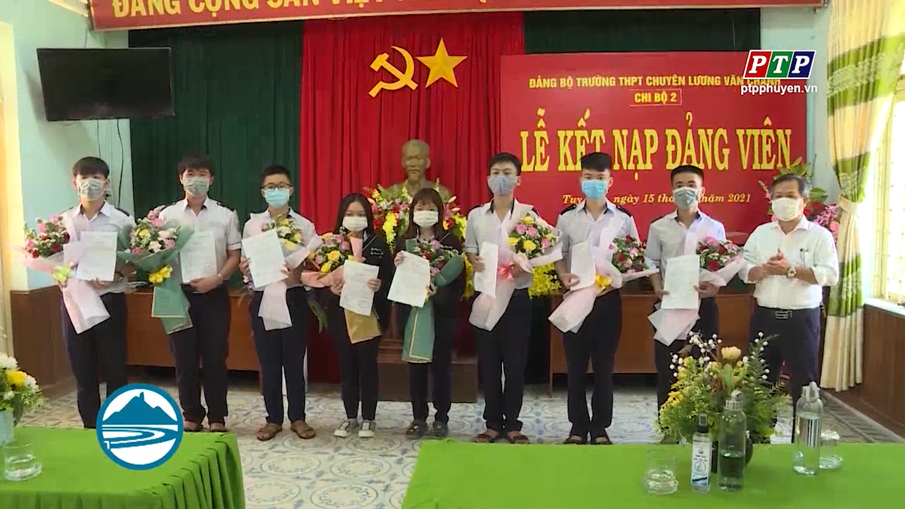 Phát triển Đảng ở trường phổ thông - Ươm mầm những hạt giống đỏ