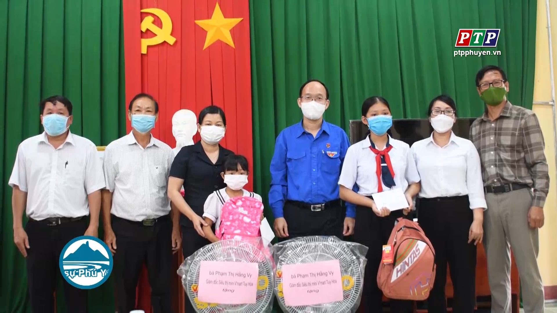 Trao tiền nhận 