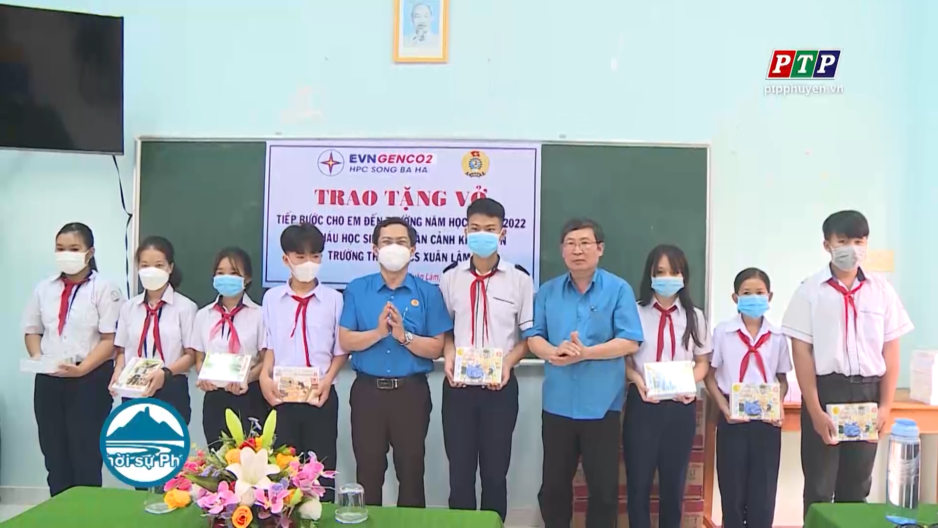 Thiết thực chương trình Tiếp bước cùng em đến trường