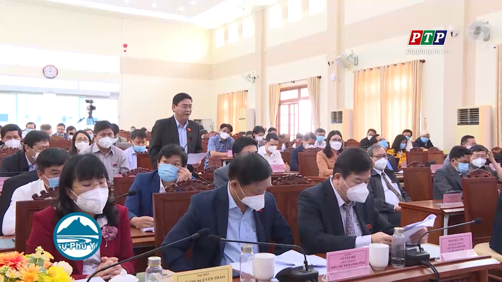 Chất vấn tại hội trường về những vấn đề cử tri và đại biểu quan tâm