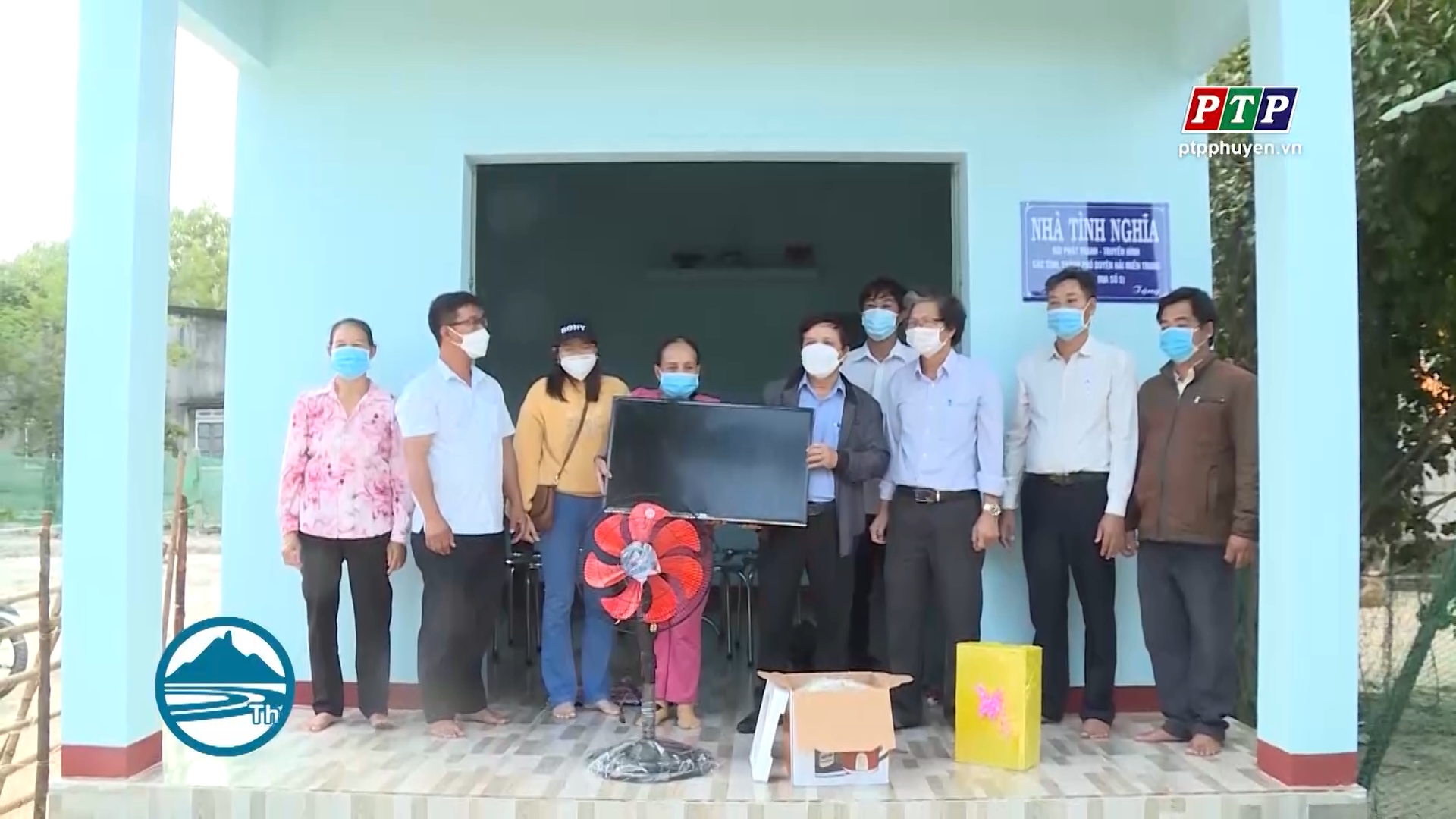 Bàn giao nhà tình nghĩa tại xã Xuân Hải, thị xã Sông Cầu