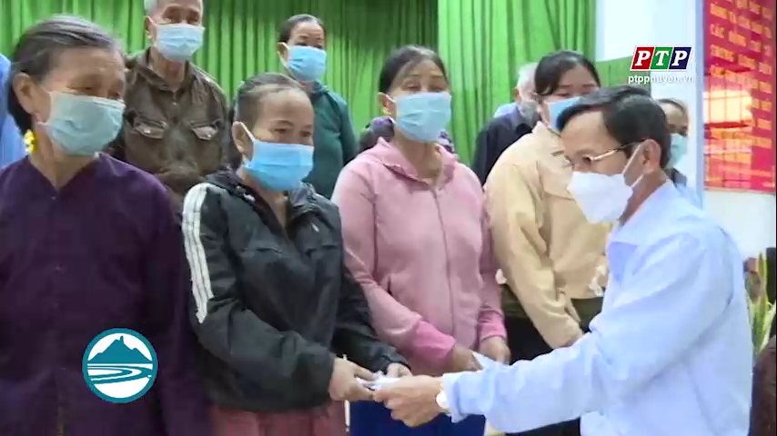 Đồng hành chung tay mang Tết đến cho người nghèo