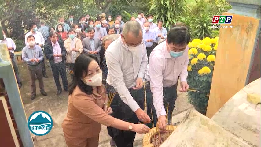 Dâng hương đập Đồng Cam tri ân những người đã hi sinh khi tham gia xây dựng và bảo vệ công trình