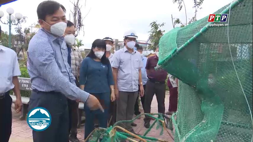 Thứ trưởng Bộ NN - PTNT Nguyễn Hoàng Hiệp kiểm tra công tác khắc phục hậu quả thiên tai