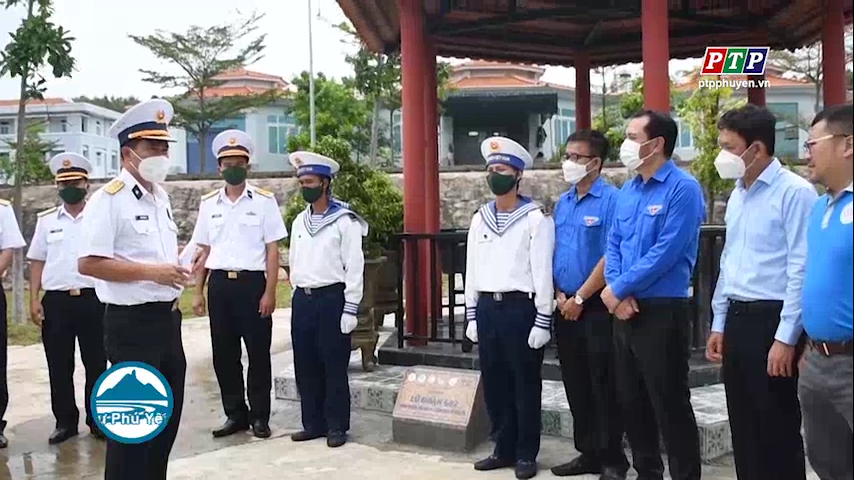 Trao tặng công trình thanh niên 