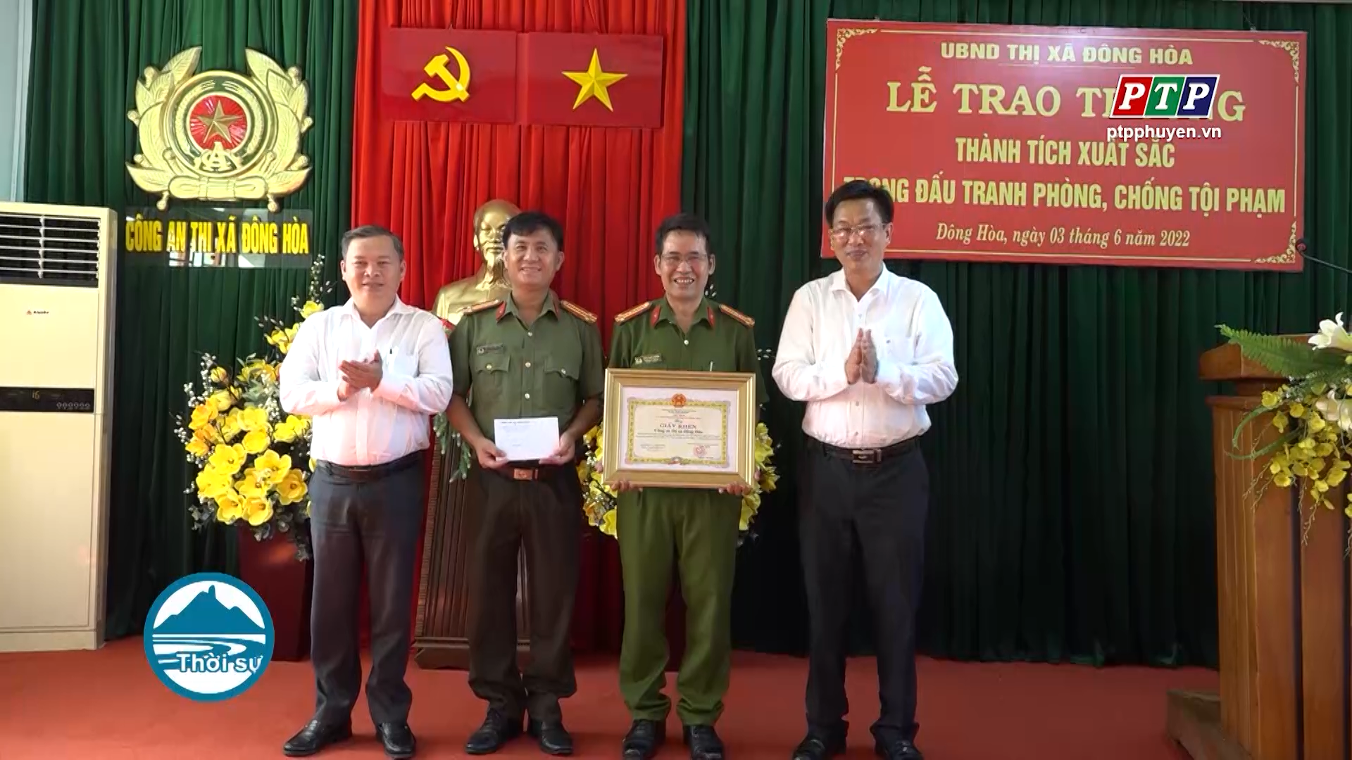 TX. Đông Hòa: Khen thưởng đột xuất trong đấu tranh, truy tìm đối tượng vụ thảm sát ở phường Hòa Hiệp Trung