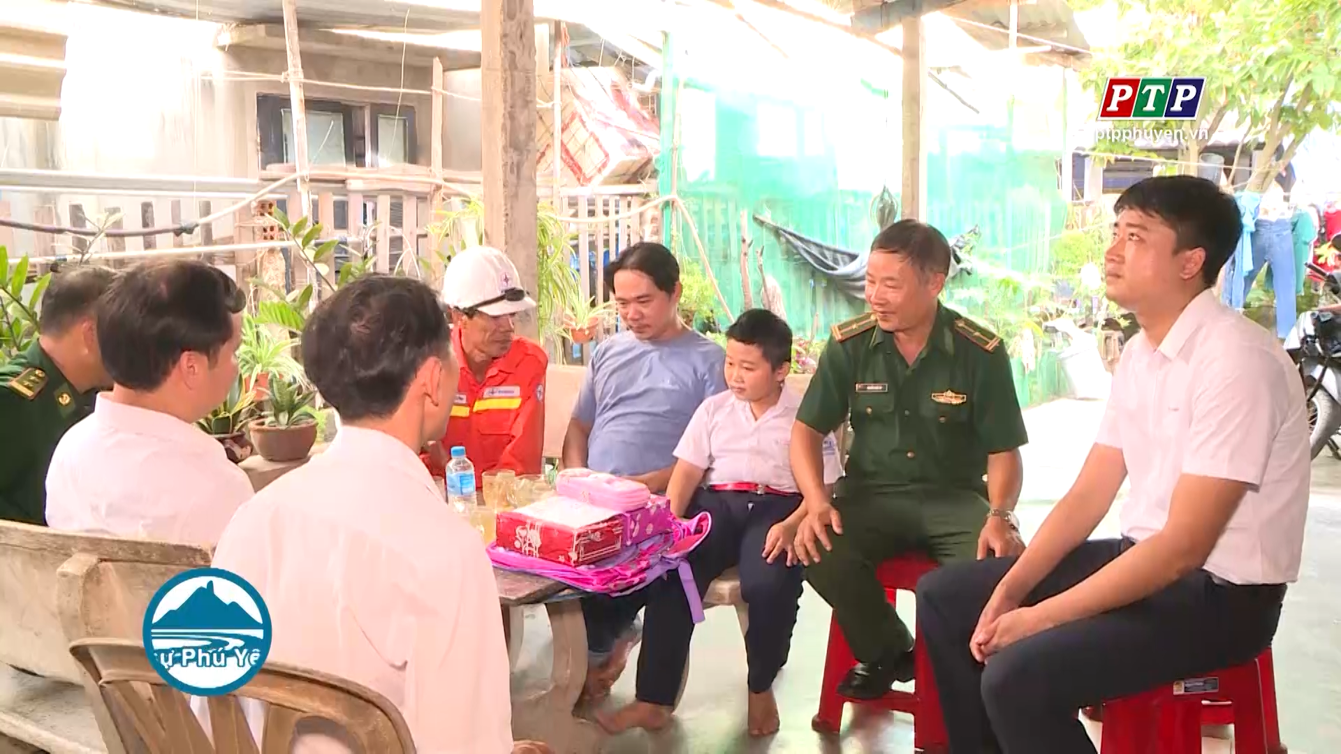 NHIỀU BIỆN PHÁP HỖ TRỢ NGƯ DÂN BÁM BIỂN KHAI THÁC HẢI SẢN