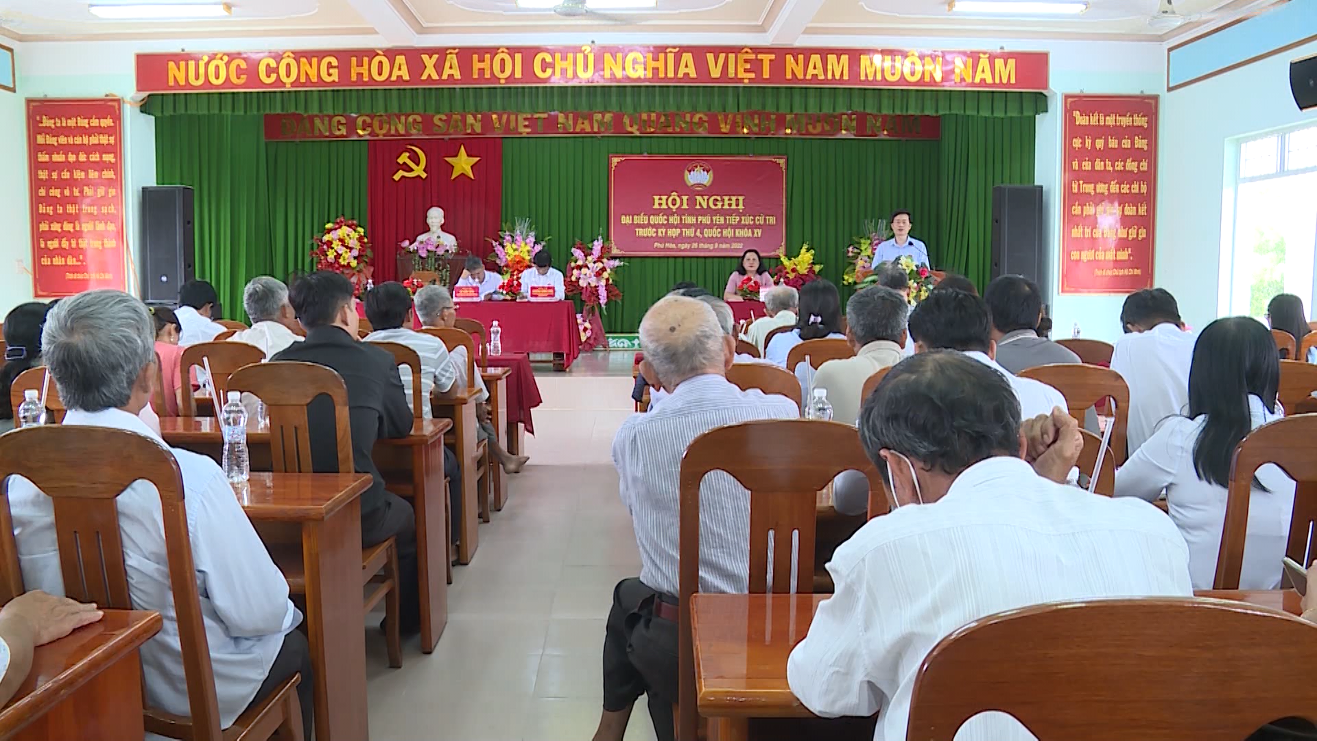 Đại biểu Quốc hội tỉnh tiếp xúc cử tri Phú Hòa trước Kỳ họp thứ tư
