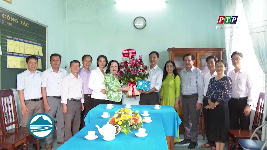 Phó Bí thư Thường trực Tỉnh ủy, Chủ tịch HĐND tỉnh Cao Thị Hòa An thăm một số đơn vị giáo dục nhân Ngày Nhà giáo Việt Nam 20/11