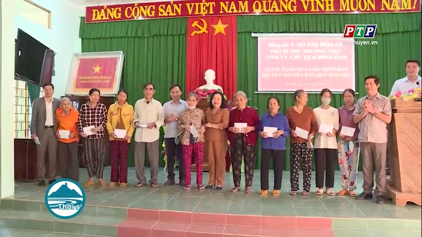 Phó Bí thư thường trực Tỉnh ủy Cao Thị Hòa An thăm, chúc Tết các gia đình chính sách tiêu biểu