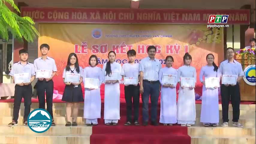 Gần 1000 học sinh giao lưu với nhà toán học top 2% nhà khoa học ảnh hưởng nhất thế giới