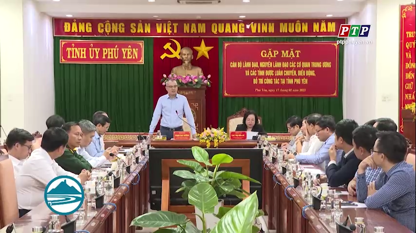 THƯỜNG TRỰC TỈNH ỦY GẶP MẶT CÁN BỘ LÃNH ĐẠO, NGUYÊN LÃNH ĐẠO ĐƯỢC ĐIỀU ĐỘNG LU N CHUYỂN VỀ CÔNG TÁC TẠI TỈNH PHÚ YÊN