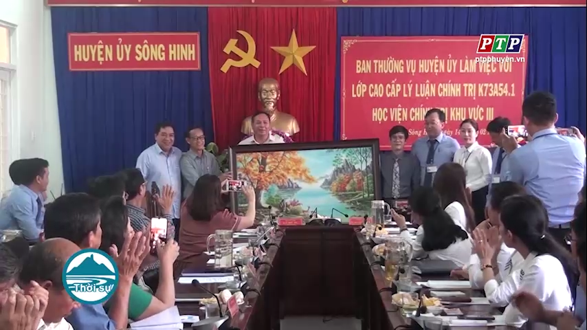 Lớp Cao cấp chính trị K73A54.1 nghiên cứu thực tiễn tại Sông Hinh
