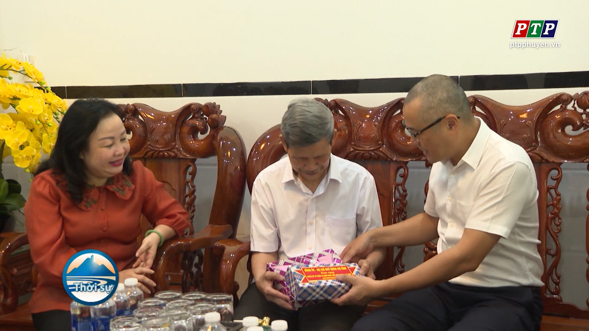 Thường trực Tỉnh ủy thăm Mẹ Việt Nam anh hùng, gia đình chính sách, người có công