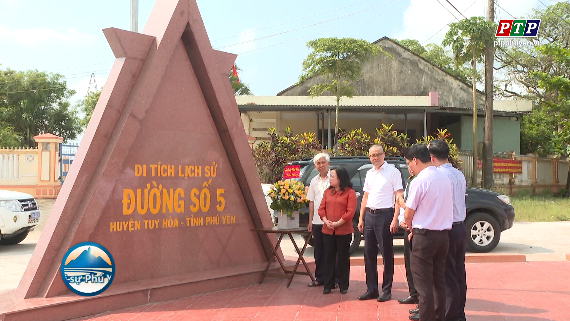 Thường trực Tỉnh ủy thăm Mẹ Việt Nam anh hùng, gia đình chính sách, người có công