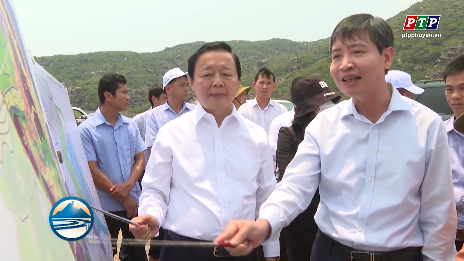 Phó Thủ tướng Chính phủ Trần Hồng Hà khảo sát cảng Bãi Gốc