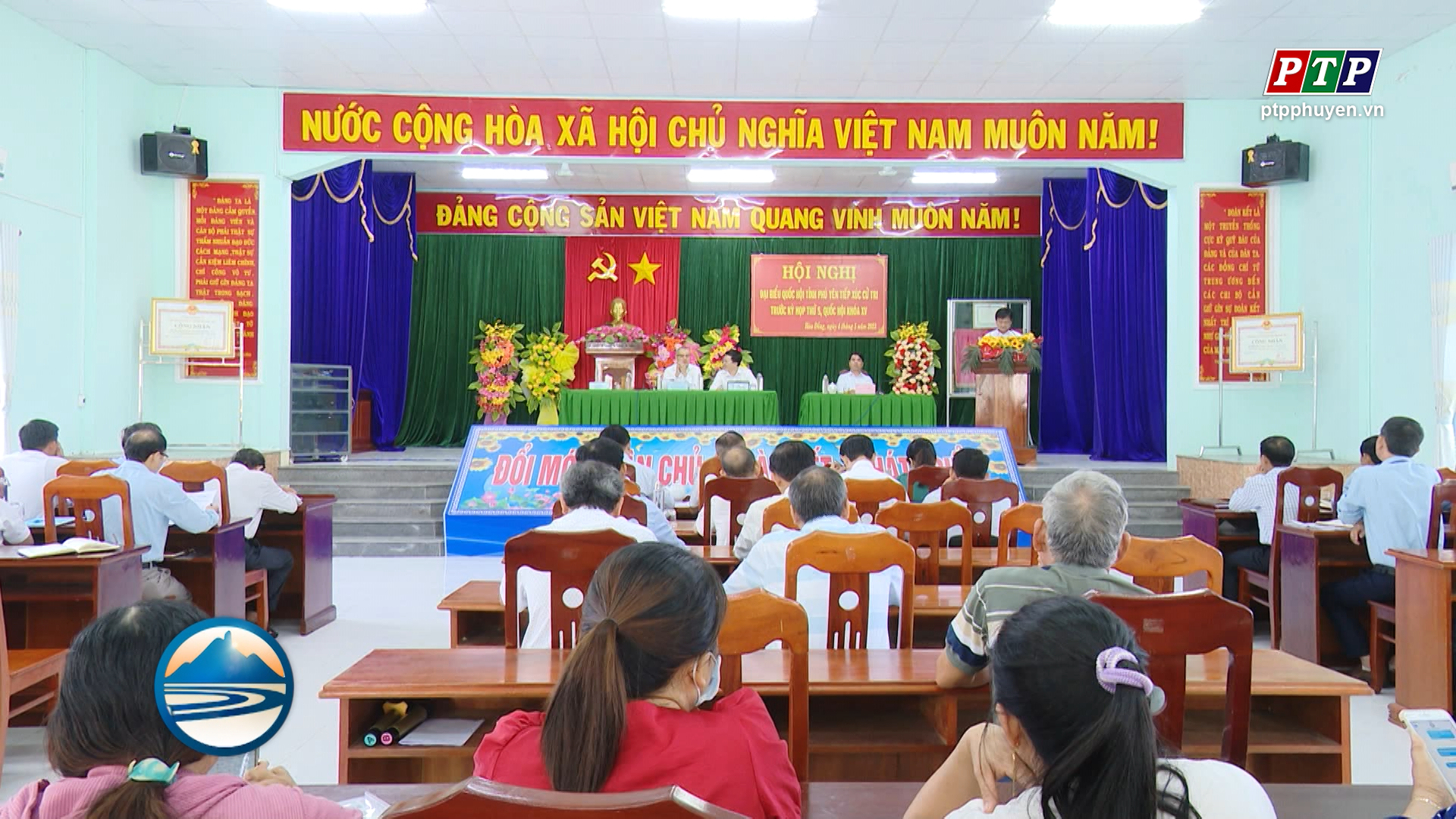 Bí thư Tỉnh ủy Phạm Đại Dương tiếp xúc cử tri trước Kỳ họp thứ 5 tại huyện Tây Hòa
