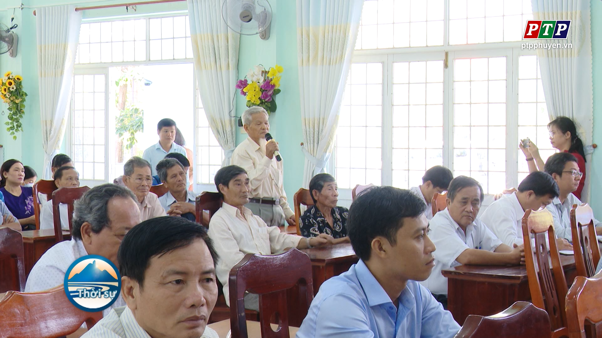 Bí thư Tỉnh ủy Phạm Đại Dương tiếp xúc cử tri trước Kỳ họp thứ 5 tại huyện Tây Hòa