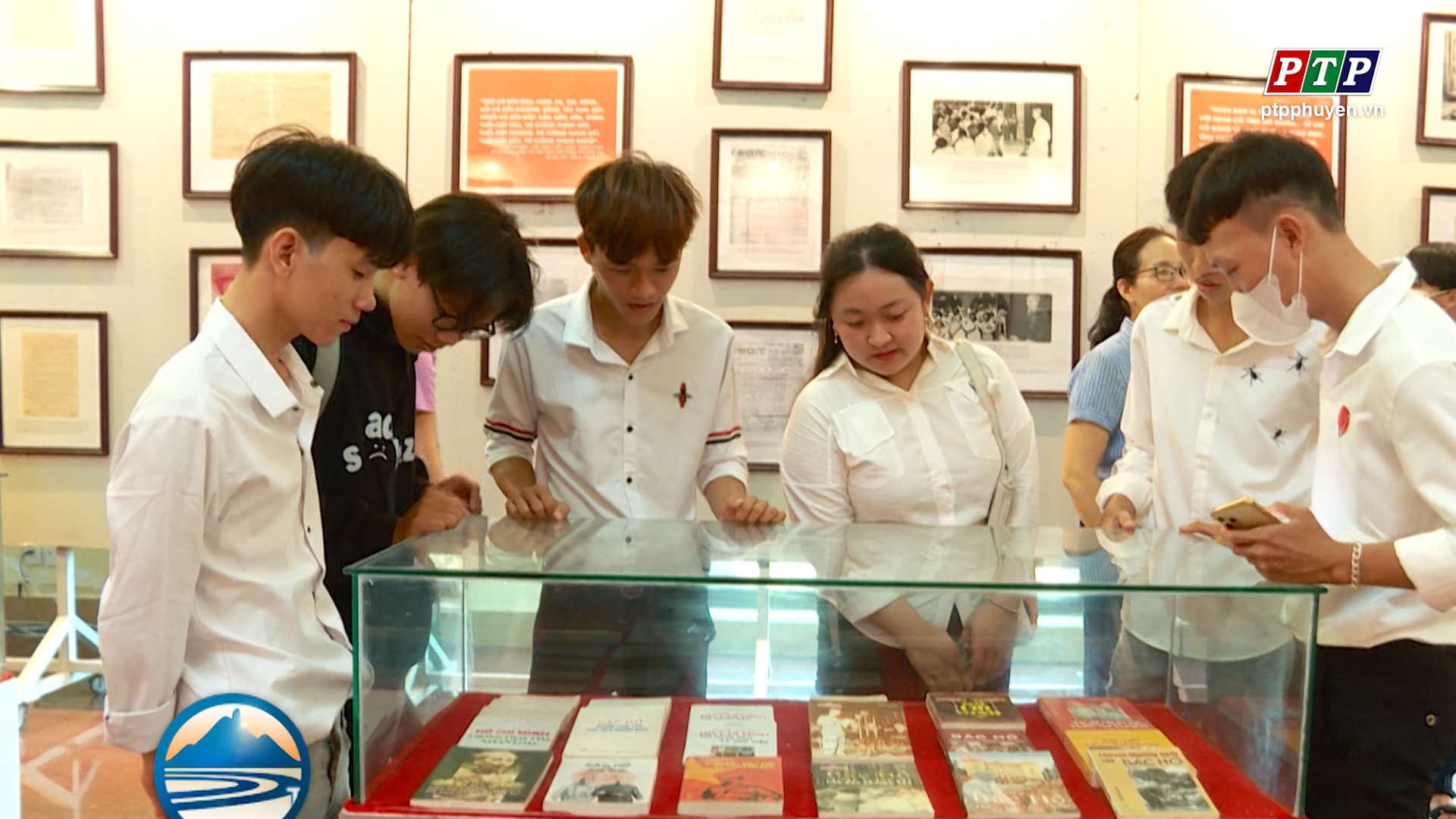 Giáo dục “Học tập và làm theo tư tưởng, đạo đức, phong cách Hồ Chí Minh” cho thế hệ trẻ