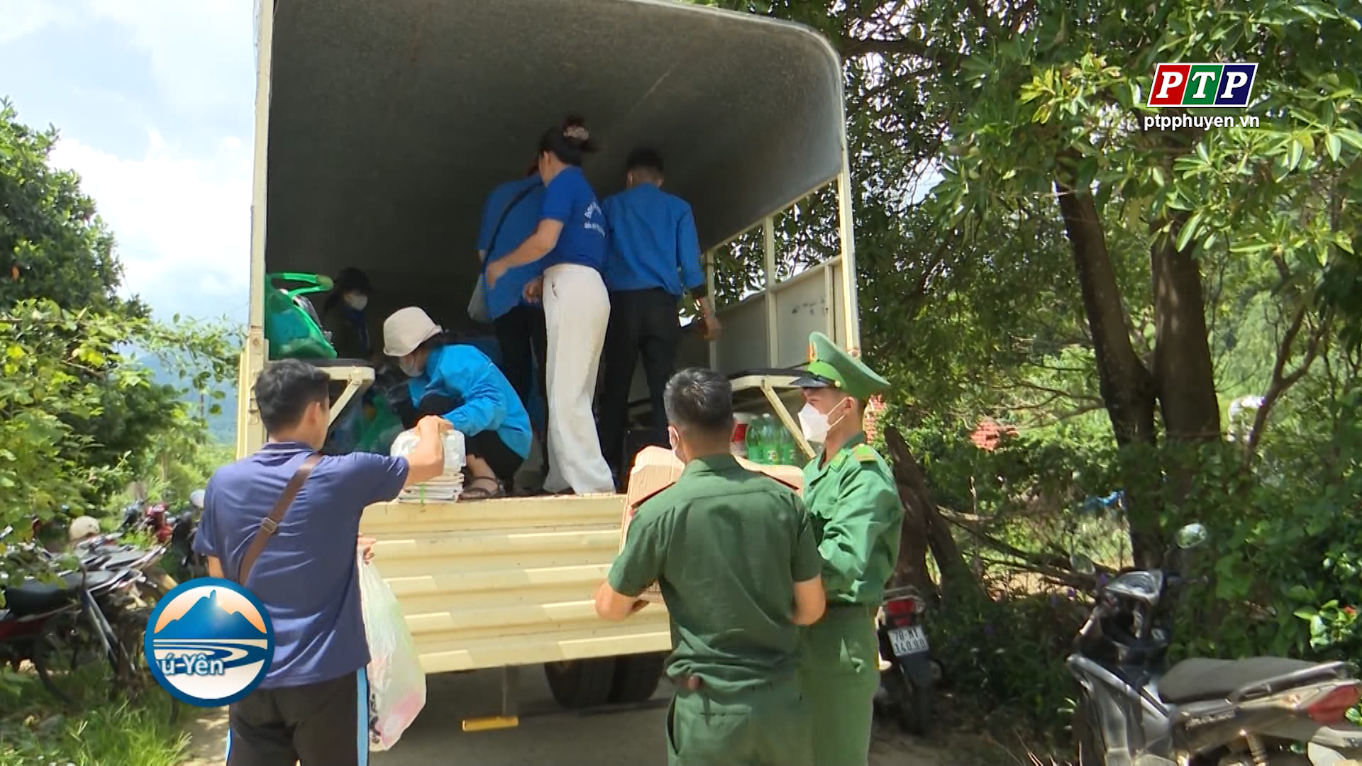 Đồng hành cùng trẻ em vùng cao Sông Hinh