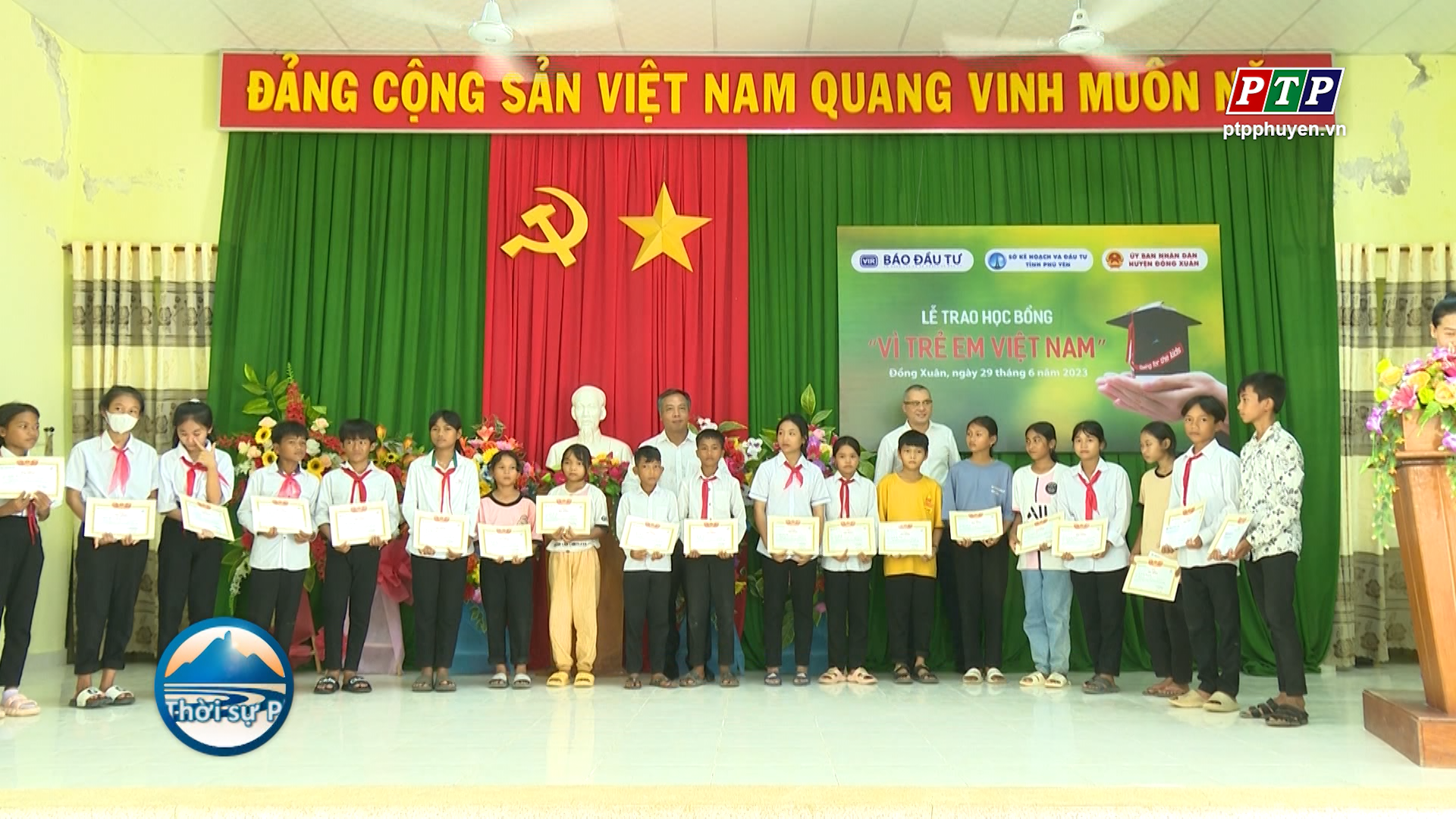 Trao học bổng 