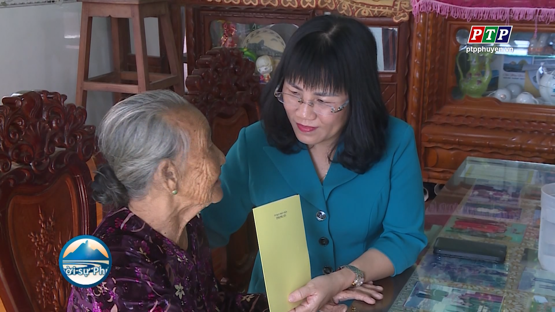 Lãnh đạo UBND tỉnh thăm, tặng quà nhân Ngày Thương binh - Liệt sĩ