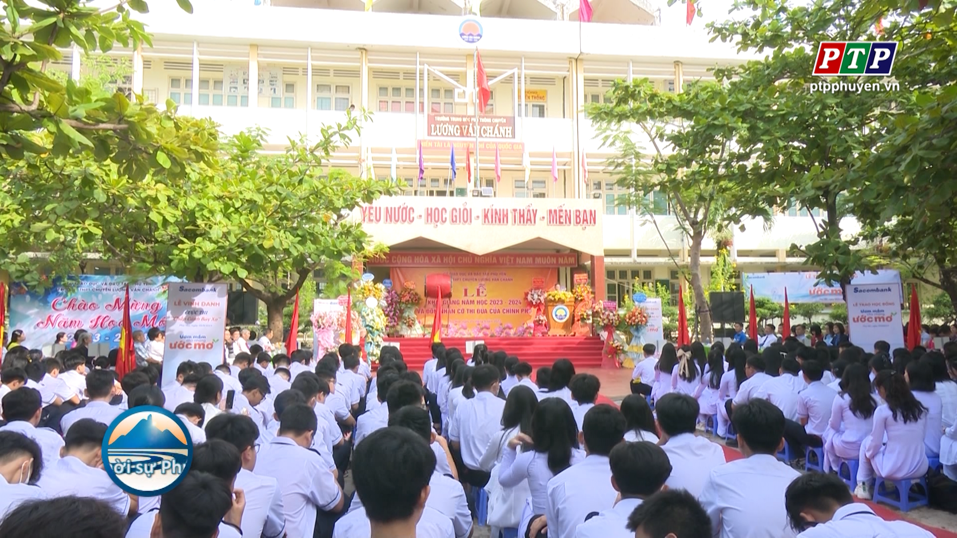 TRƯỜNG THPT CHUYÊN LƯƠNG VĂN CHÁNH KHAI GIẢNG NĂM HỌC MỚI