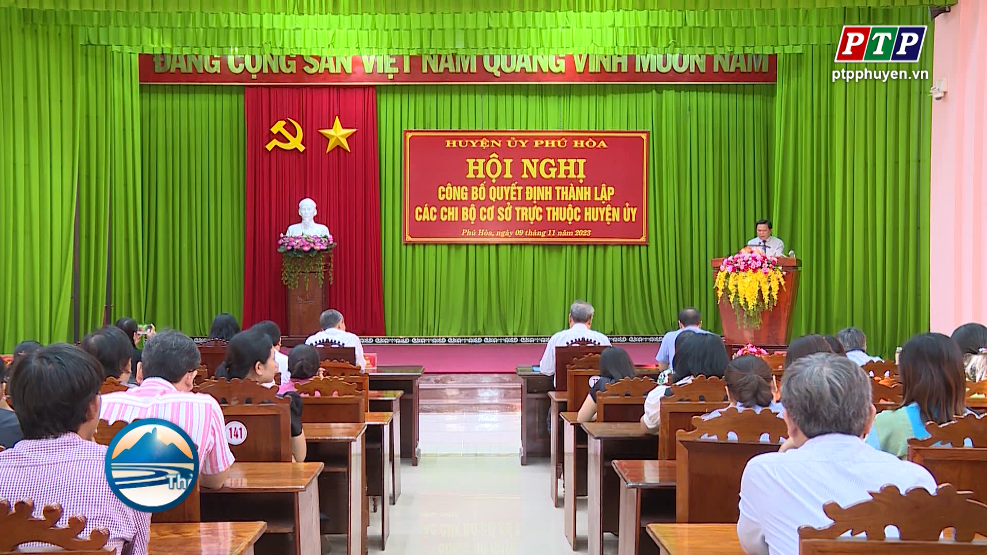 Huyện ủy Phú Hòa: công bố quyết định thành lập 12 chi bộ cơ sở trực thuộc