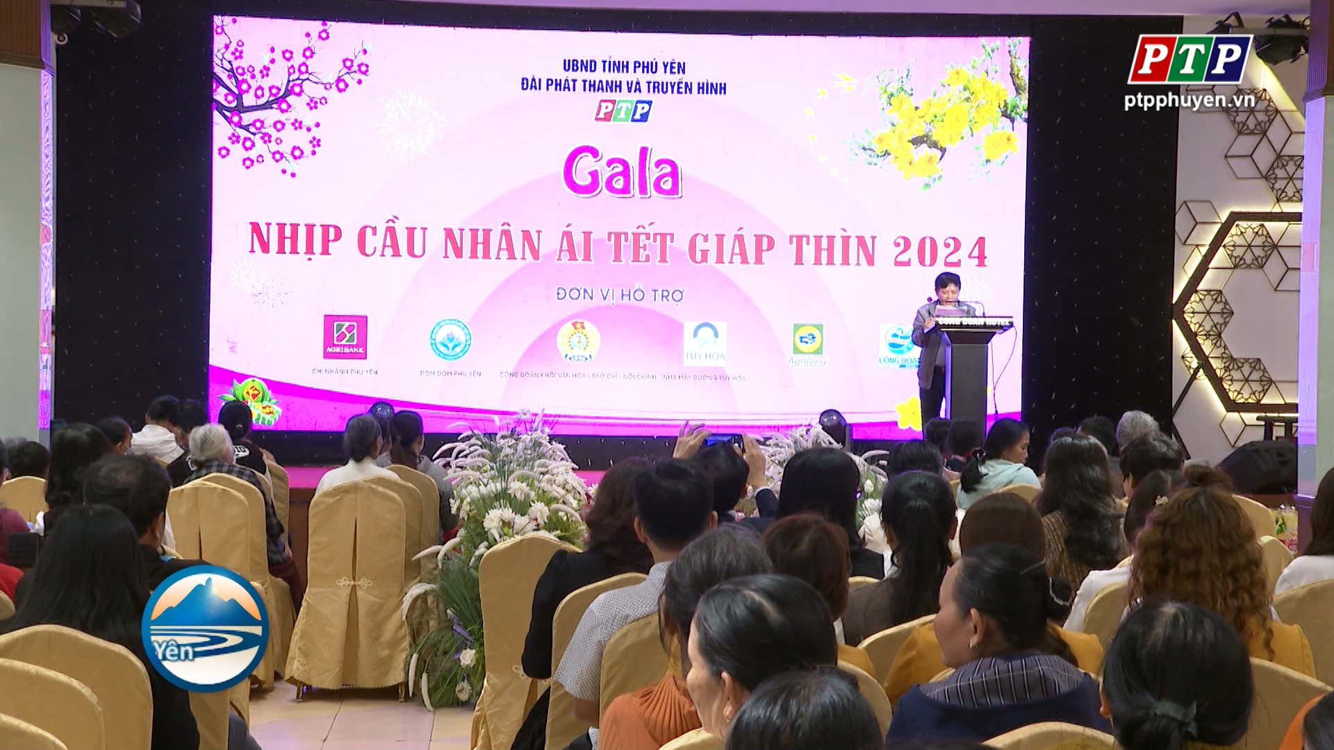 Gala Nhịp cầu nhân ái Tết Giáp Thìn 2024: Nhịp cầu gắn kết yêu thương