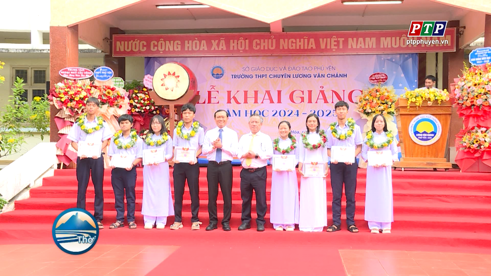 PHÚ YÊN TƯNG BỪNG KHAI GIẢNG NĂM HỌC MỚI